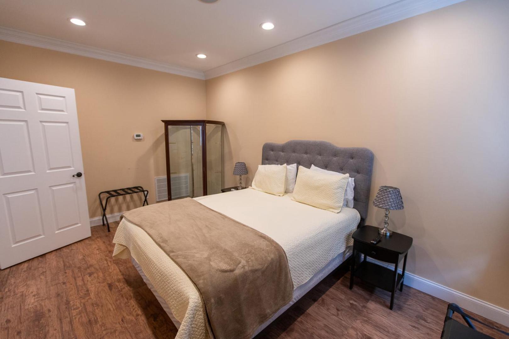 Howard'S Creek Inn White Sulphur Springs Bagian luar foto