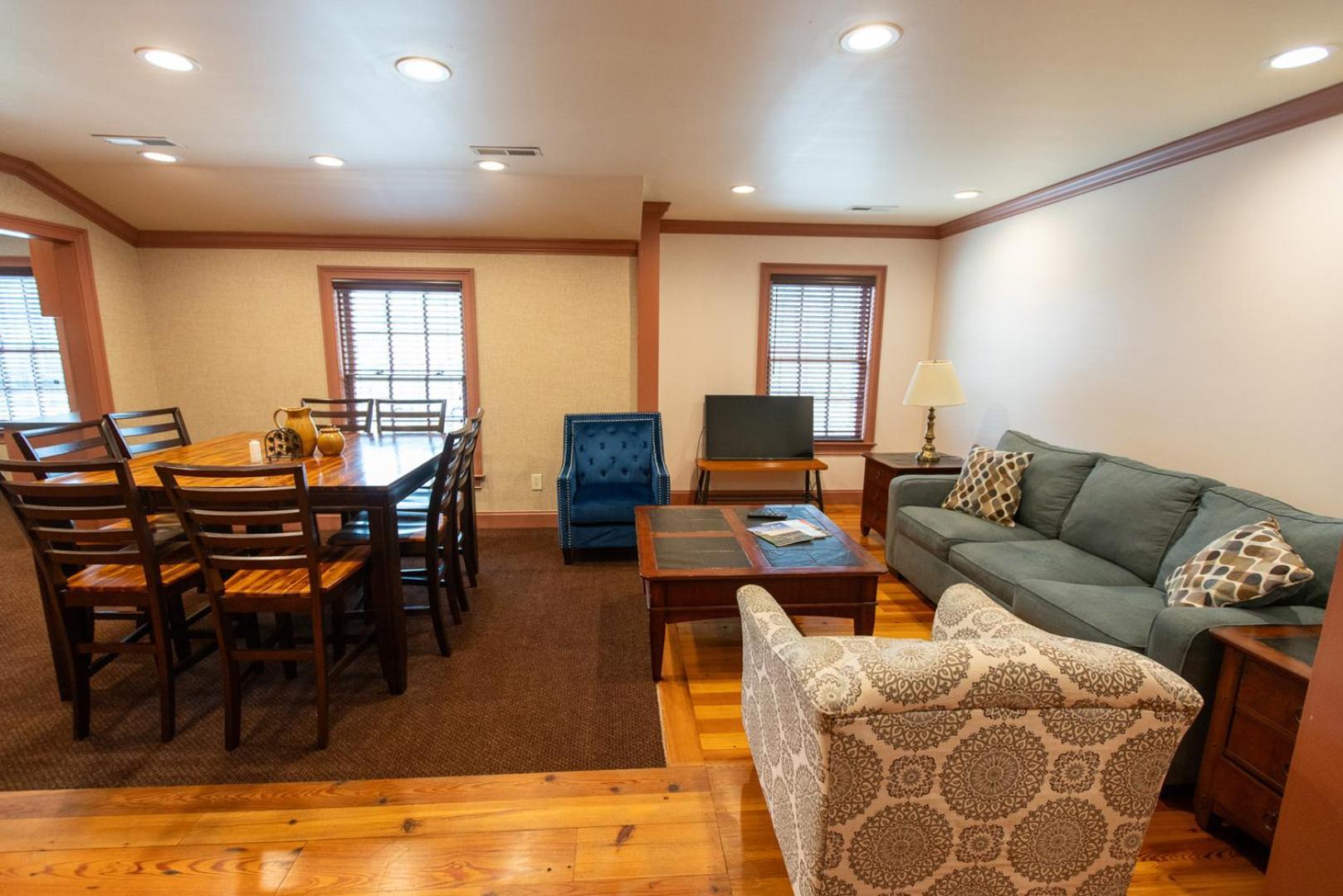 Howard'S Creek Inn White Sulphur Springs Bagian luar foto