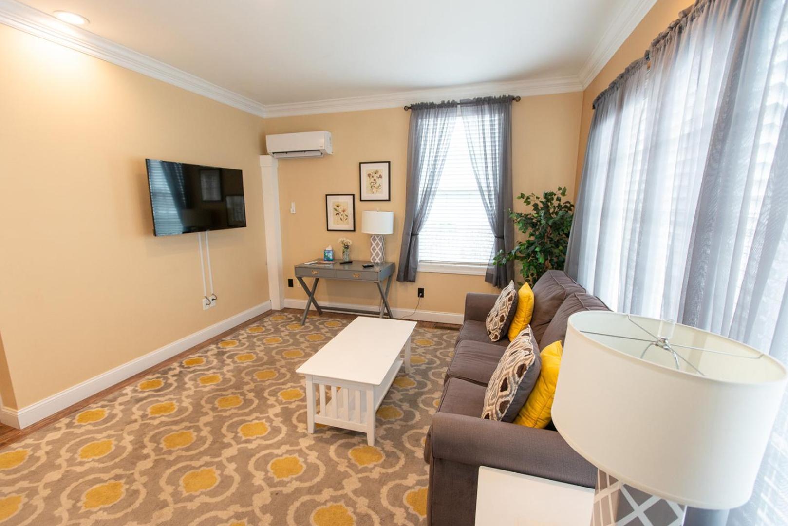 Howard'S Creek Inn White Sulphur Springs Bagian luar foto